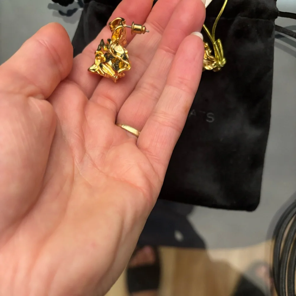 Amber Sceats 24k gold Plated Reese Earrings New With Dust Bag